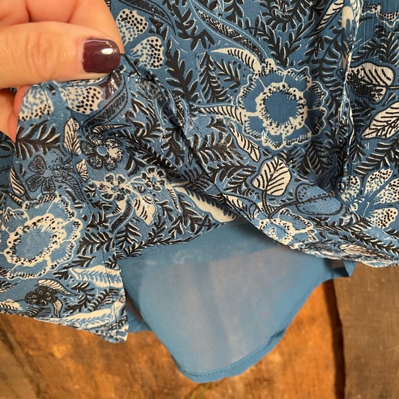 Joie Short Sleeve Shimmer Top - size Small - NWT - Picture 7 of 9